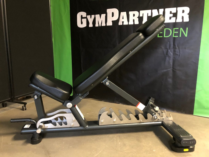 Selected PRO & Selection line Technogym Komplett gym - Ställbara-nya-bänkar-Allstrenght-2.jpg