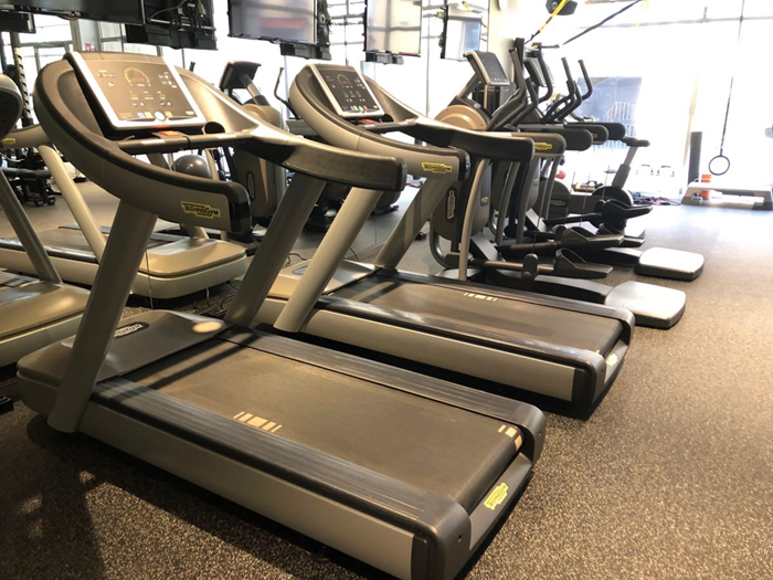 Löpband Excite Run 500 i toppskick från Hotell - Technogym-Cardio-8.jpg