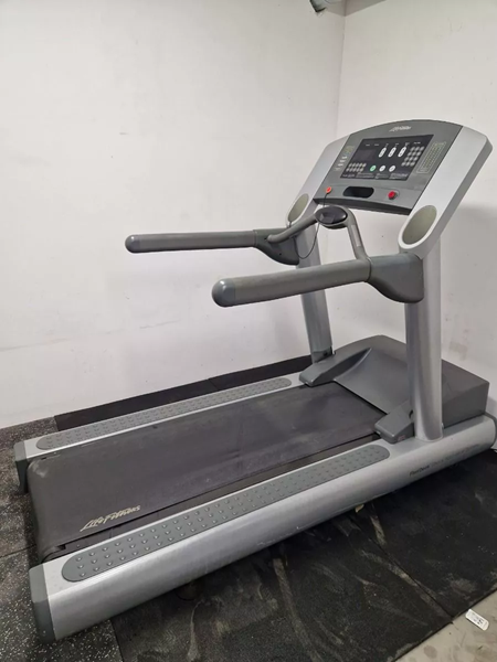 Löpband LifeFitness 95Ti - Löpband-lifefitness2.jpeg