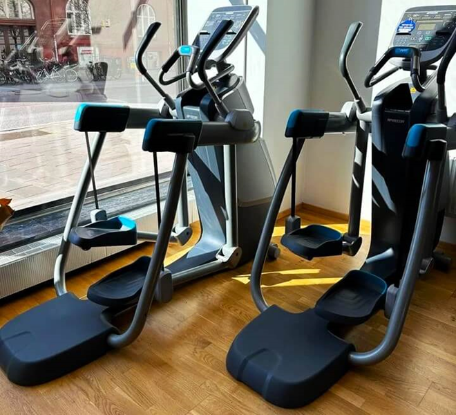 AMT 885 med Open Stride Precor - AMT TRM 885 Precor (1).jpeg