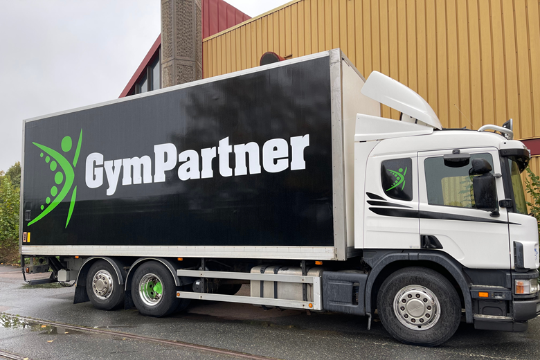 Scania lastbilar, Volvo, Mercedes & VW Crafter säljes av Martin Maximus med företagen GymPartner och GymAuktioner.