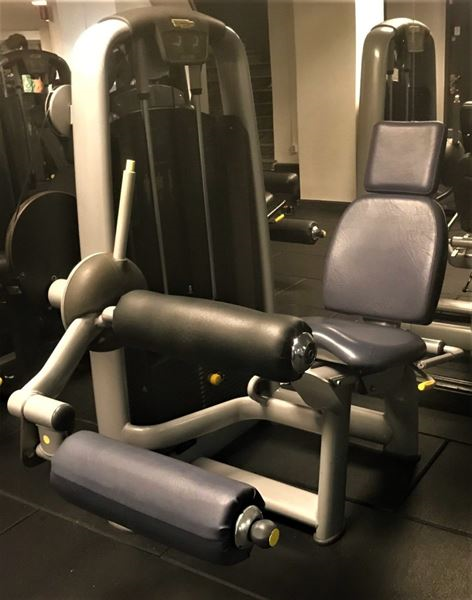 Baksida lår maskin Technogym-GymPartner2.0 - bencurl-selectionline-technogym-blueline-2-scaled.jpg
