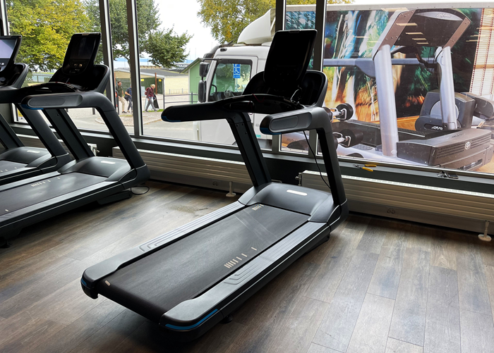 TRM 885 Treadmill - Precor i nyskick - Löpband Precor Puls HJO (1A).JPEG