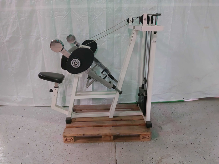 Bicepscurl Isotonic line Technogym - Armcurl _Bicepsmaskin Technogym 1.jpeg
